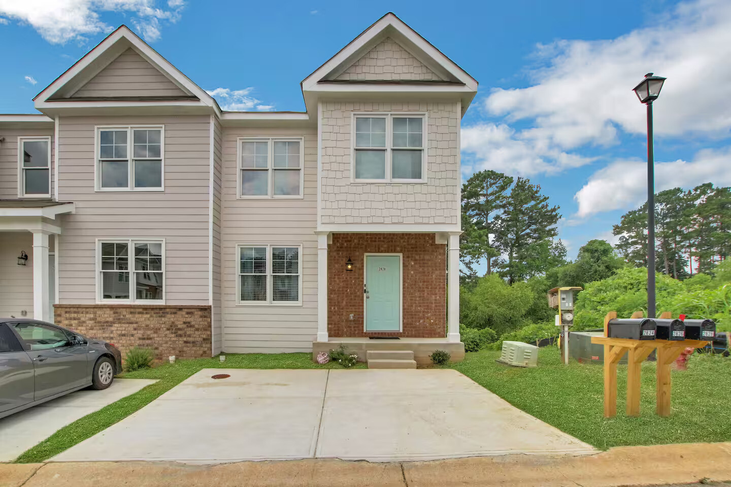 3032 Brook Drive 1
