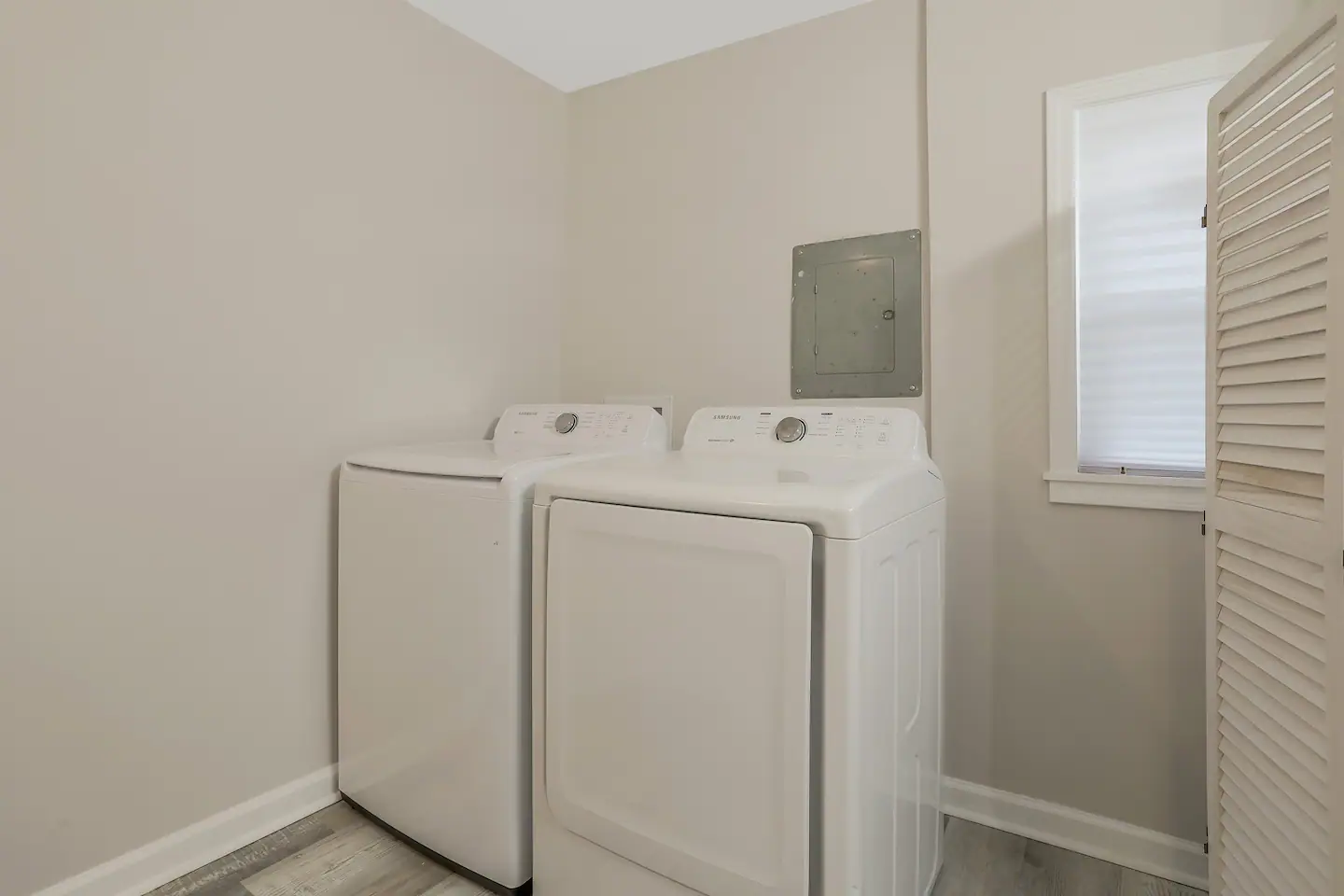 3032 Brook Drive 33