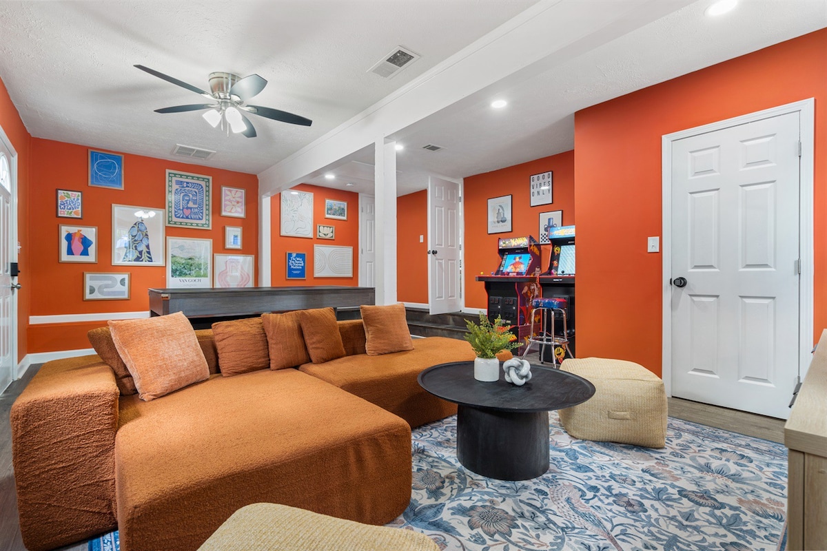 Oriole Oasis | Pool | PuttPutt | Theater | Game Room + More 11