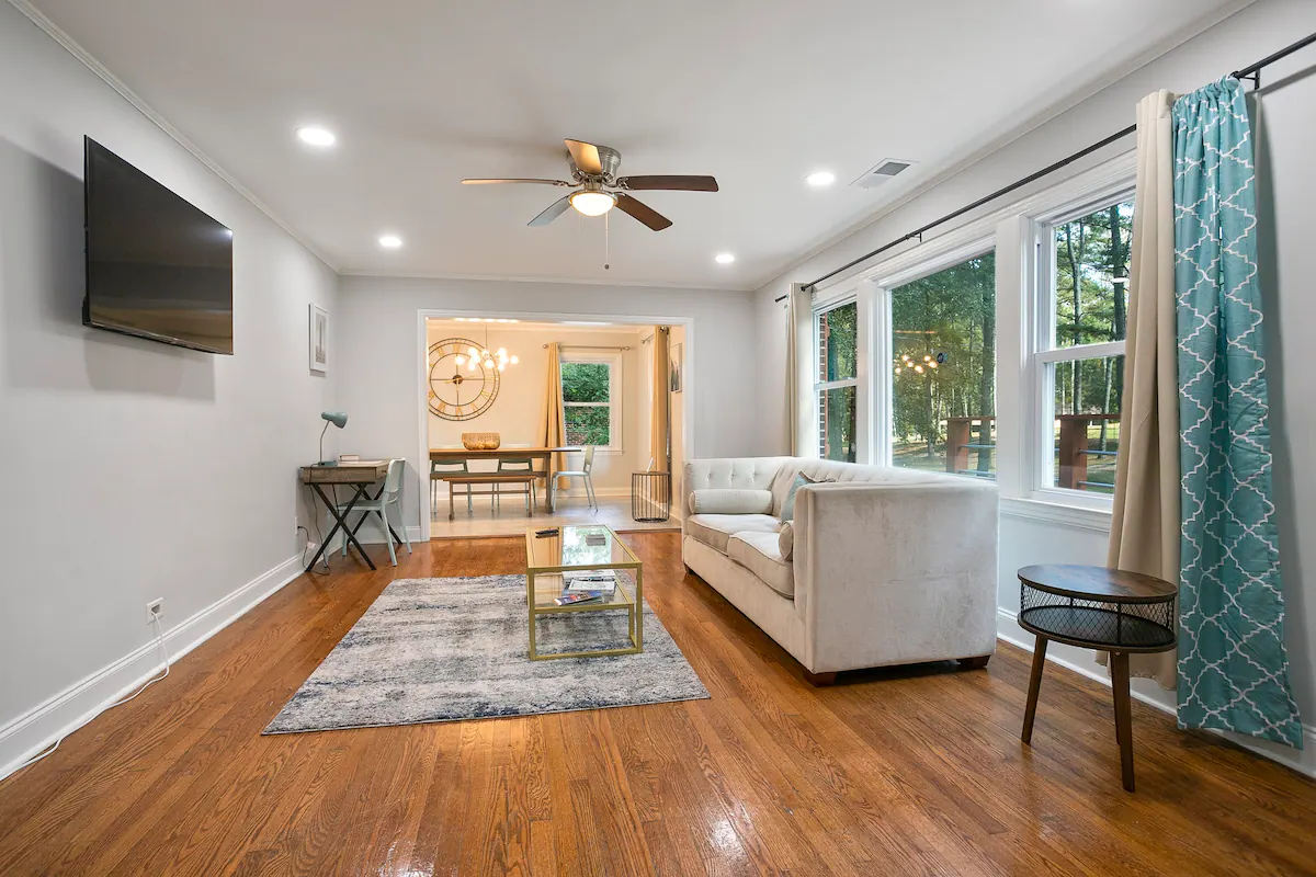 Pet Friendly Home – 10 Minutes to Trilith! 12