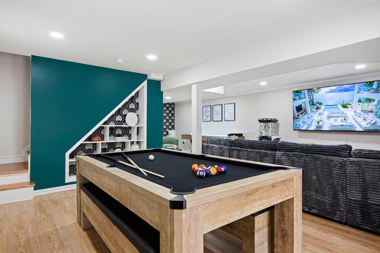 Deluxe Suite Package with Game Room